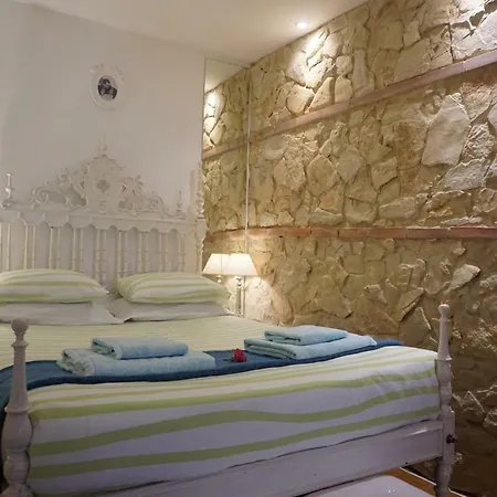 Apartment Central Alfama 26 *